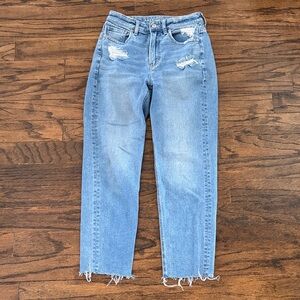 American Eagle Outfitters Light Blue Distressed Cropped Mom Straight Jeans